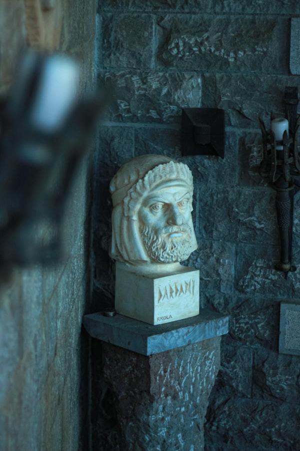 Hotel Iliria Canaj エクステリア 写真