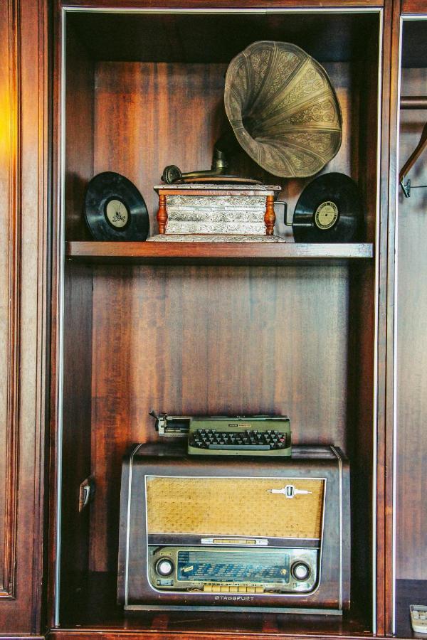 Hotel Iliria Canaj エクステリア 写真