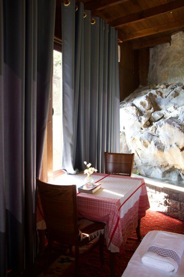 Hotel Iliria Canaj エクステリア 写真