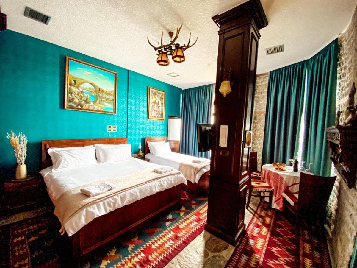 Hotel Iliria Canaj エクステリア 写真