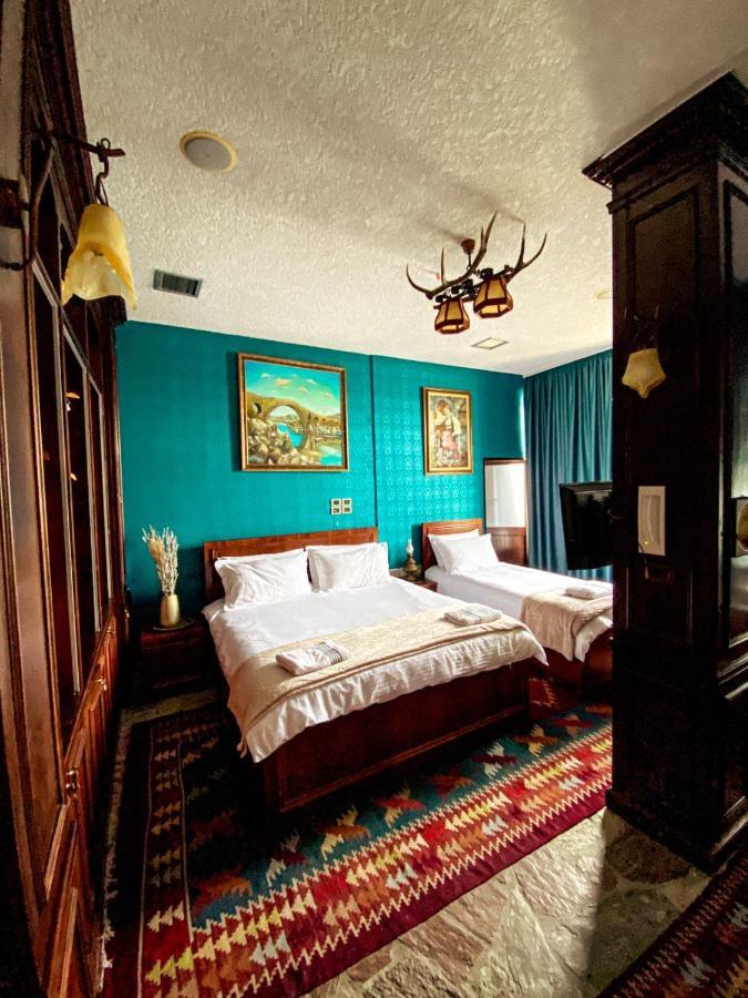 Hotel Iliria Canaj エクステリア 写真