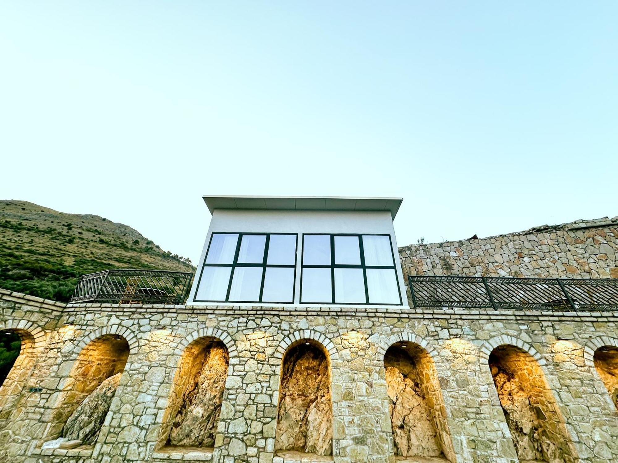 Hotel Iliria Canaj エクステリア 写真